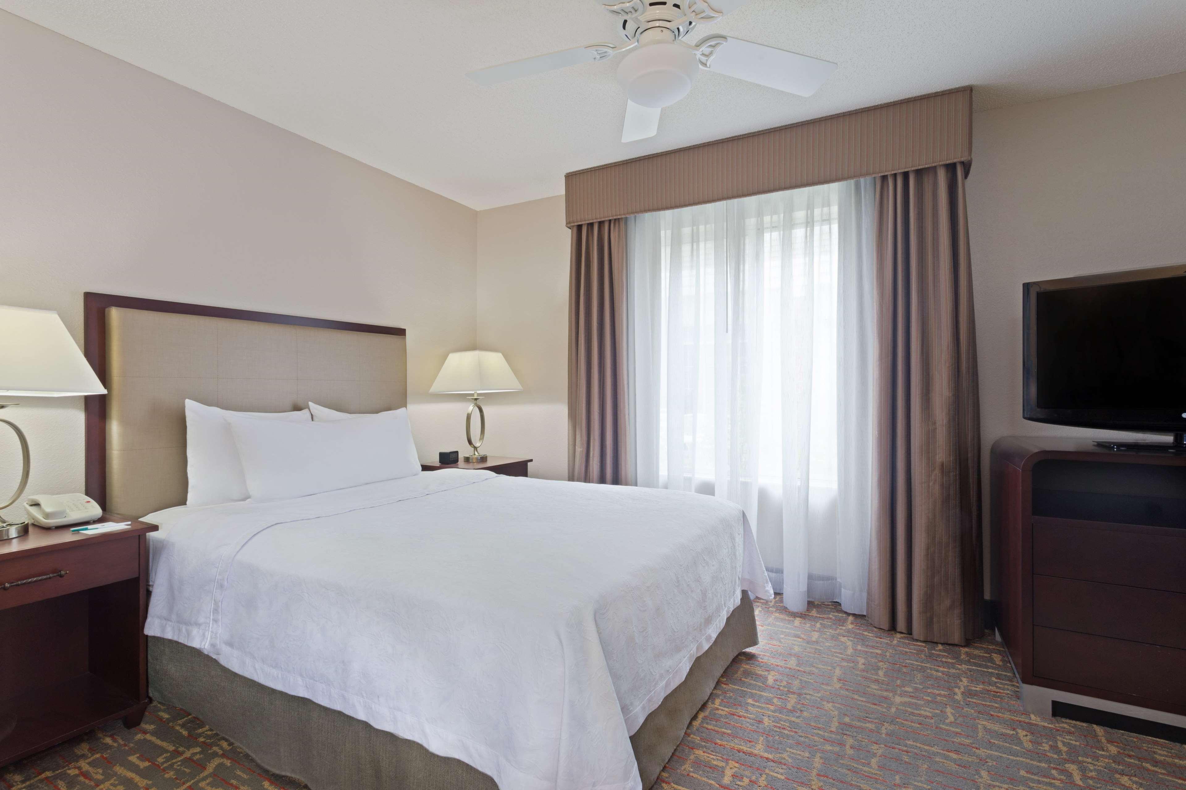 โฮมวูด สวีทส์ บาย ฮิลตัน ซอเมอร์เซ็ท โฮเต็ล Hotel ซอมเมอร์เซ็ท ภายนอก รูปภาพ