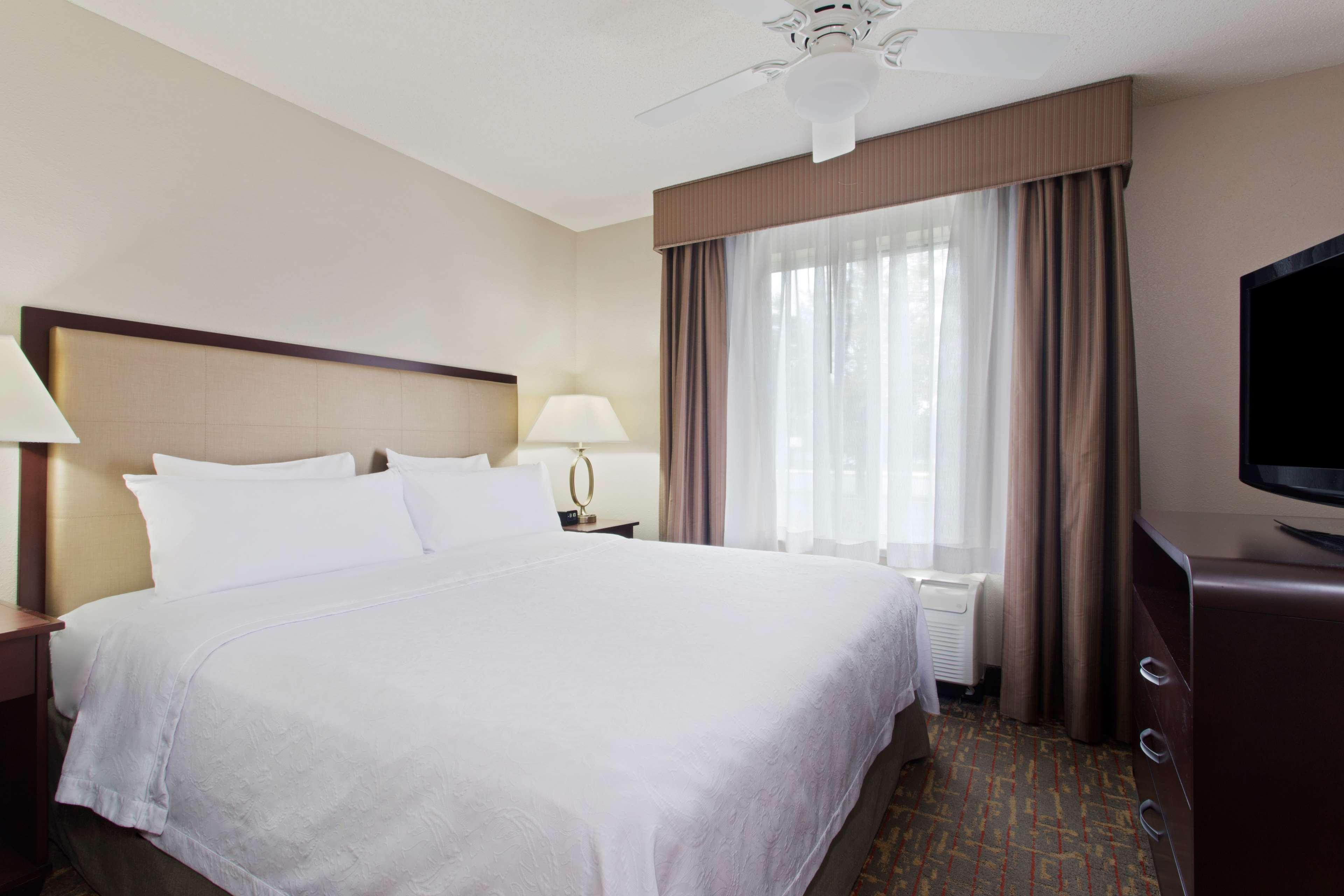 โฮมวูด สวีทส์ บาย ฮิลตัน ซอเมอร์เซ็ท โฮเต็ล Hotel ซอมเมอร์เซ็ท ภายนอก รูปภาพ