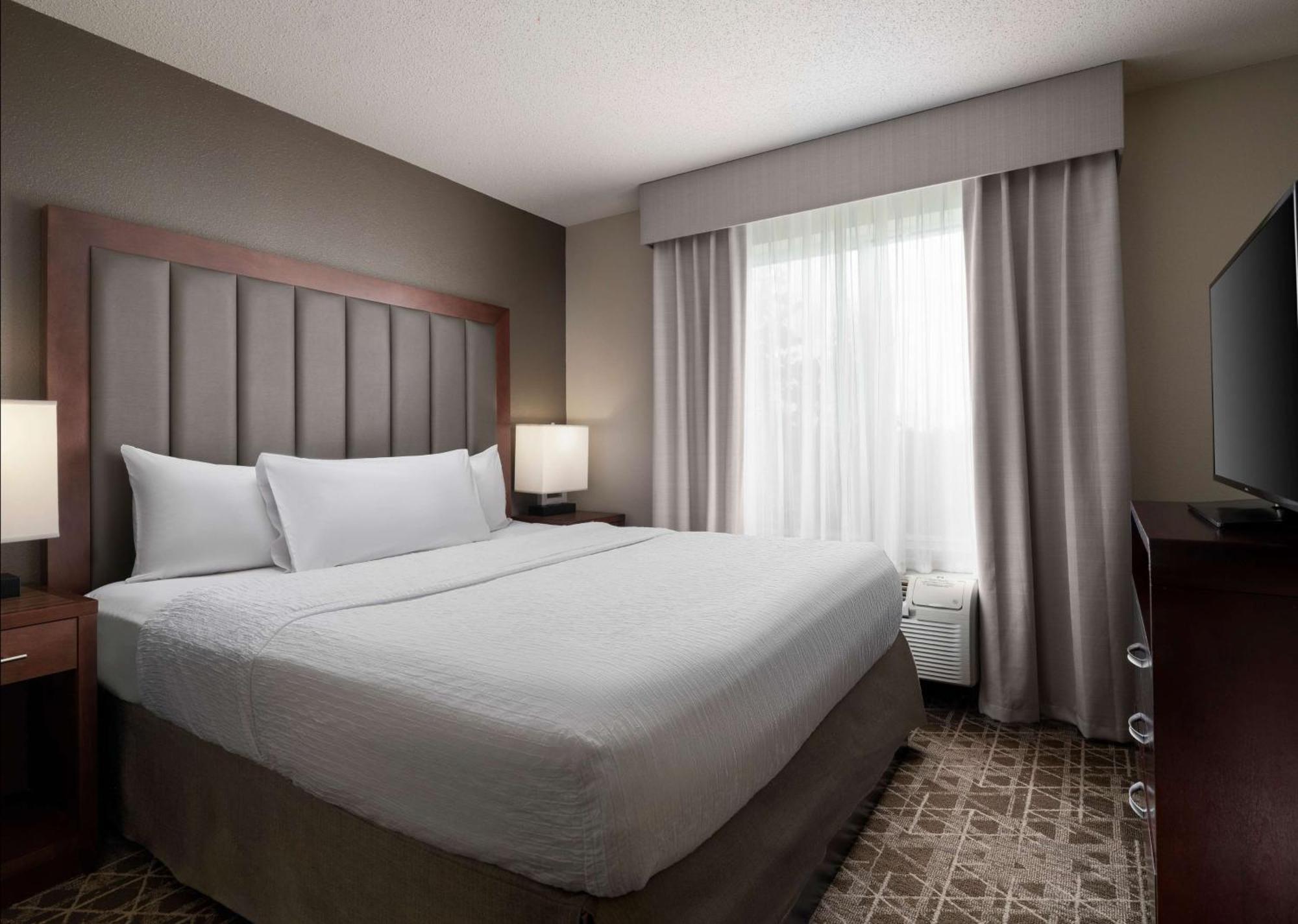 โฮมวูด สวีทส์ บาย ฮิลตัน ซอเมอร์เซ็ท โฮเต็ล Hotel ซอมเมอร์เซ็ท ภายนอก รูปภาพ
